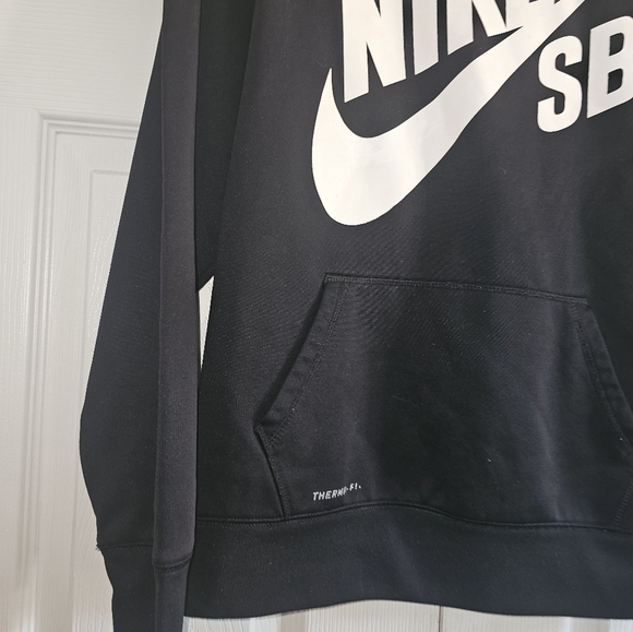 Nike Pullover - Picture 7 of 10